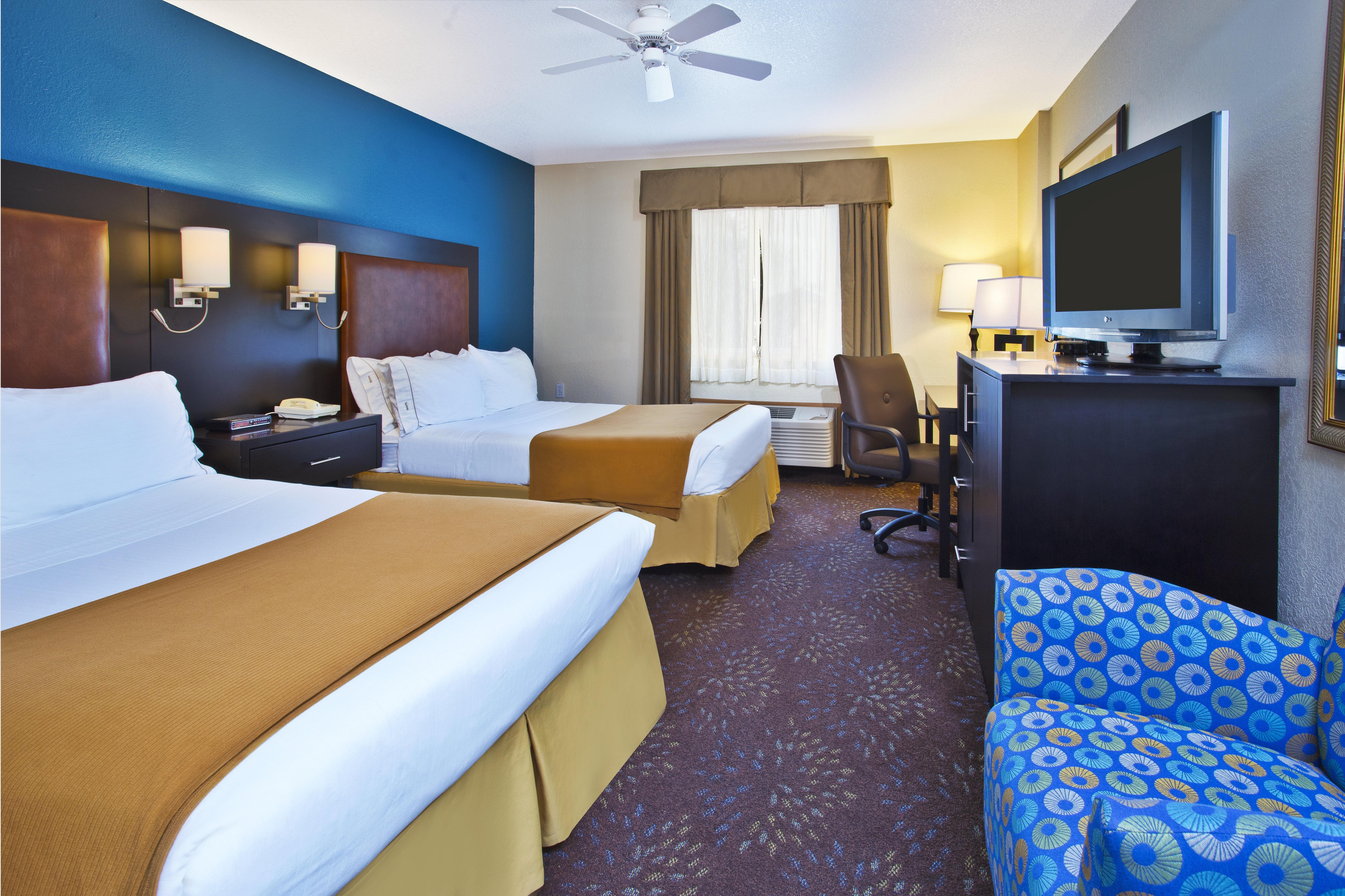 Holiday Inn Express Mackinaw City, An Ihg Hotel Экстерьер фото